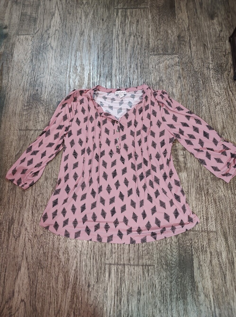 Carolyn Taylor Women's Pink Printed V-Neck Blouse Size L....20